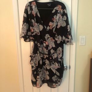 City Chic Floral Short Dress